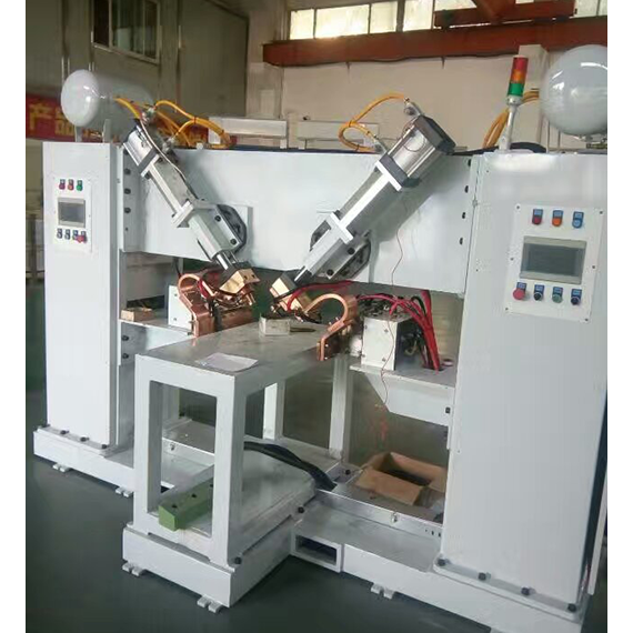 汽車轉(zhuǎn)向軸雙頭焊接專機(jī).png